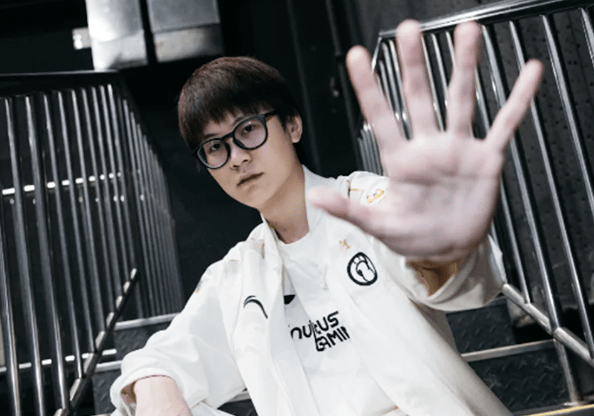 在世界赛上, 我看T, stron 在世界赛上, 我看T, stron